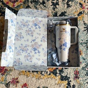 "EVERBLOOMING ROSETTES" Blue LoveShackFancy Stanley 40oz. Tumbler - Collab new